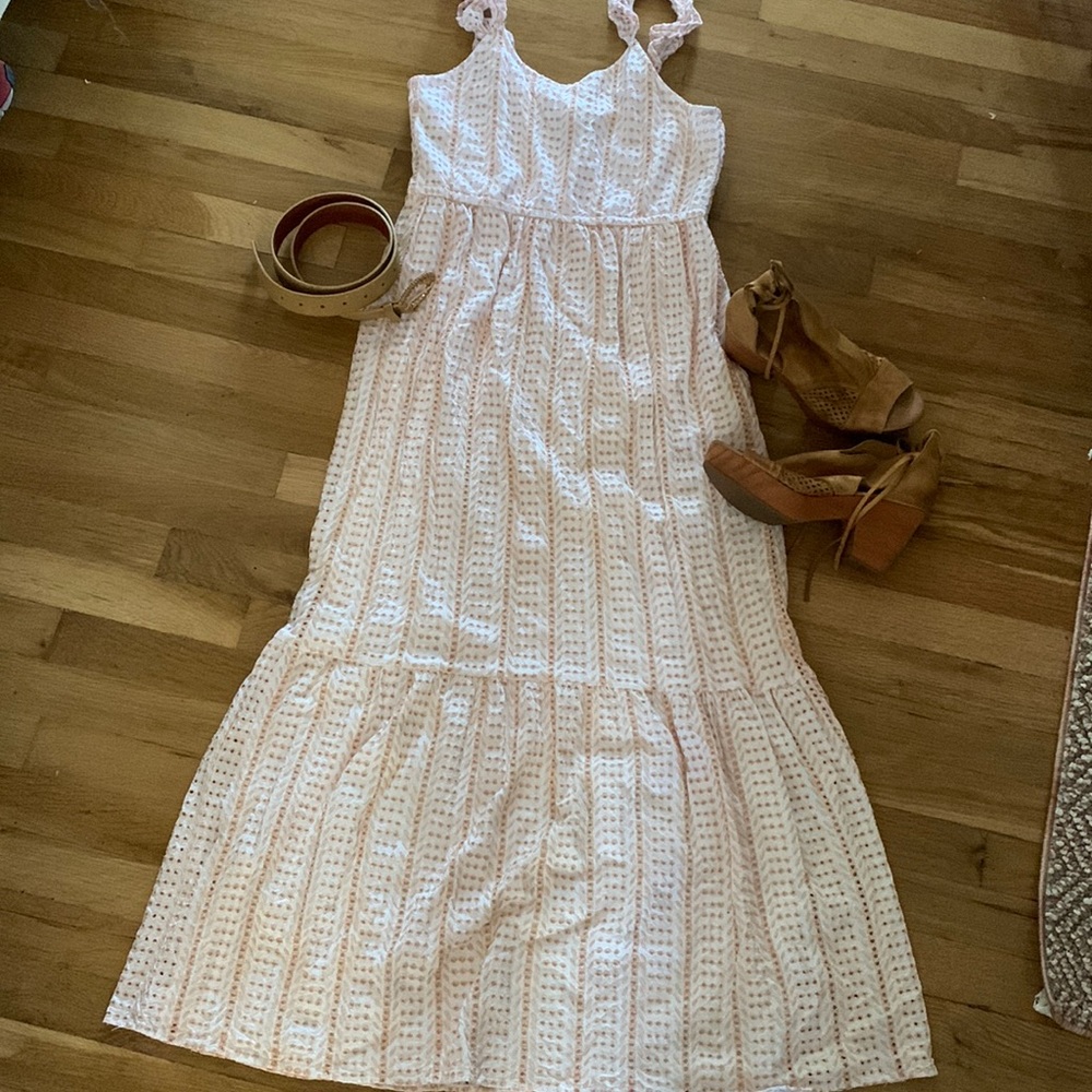 EUC Bohemian floor-length dress 🦋